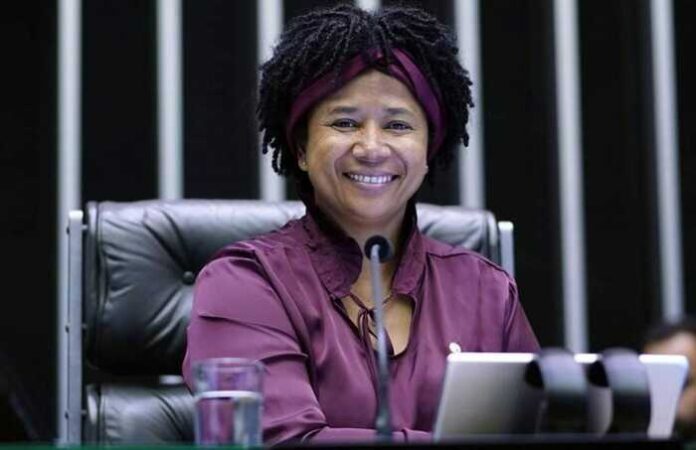 Deputada Silvia Cristina mandato municipalista