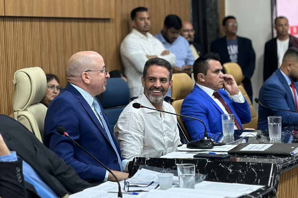 Gedeão do Edvilson Negreiros celebra aprovação de PCCR e piso nacional para Educação e Saúde em Porto Velho