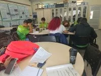Alunos_no_laboratório_de_matemática_2