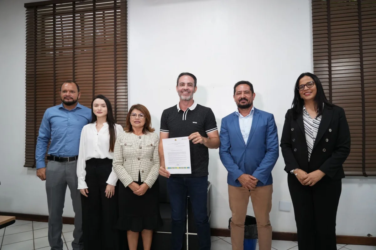 Termo de adesão foi assinado nesta quarta-feira (17), no Prédio do Relógio