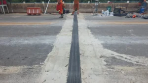 Nova 364 conclui obras na junta da ponte do Rio Machado