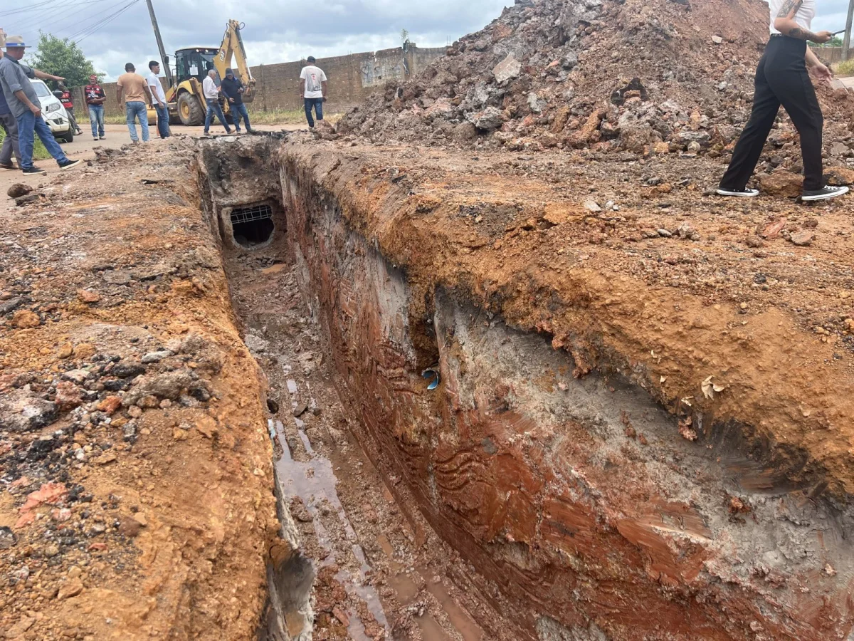 Ação faz parte de um conjunto de serviços que a Prefeitura vem executando em diversos pontos da cidade