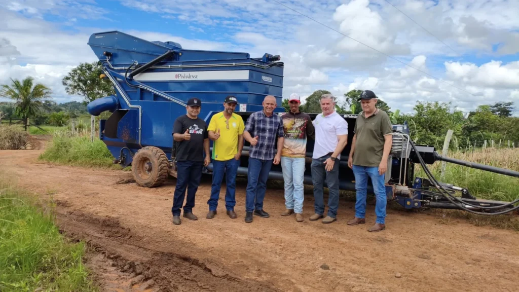 Ezequiel Neiva destina recolhedora de café que beneficiará mais de 40 famílias em Alta Floresta