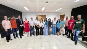 Carla Redano propõe auxílio-alimentação de R$ 800 para professores e pauta avança na Câmara