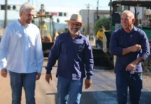 Ezequiel Neiva garante recurso para modernizar escolas municipais de Cerejeiras com lousas digitais e chromebooks