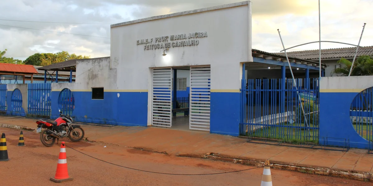 Ezequiel Neiva assegura recursos para fanfarra e climatização da Escola Maria Jacira, no distrito de Nova Califórnia