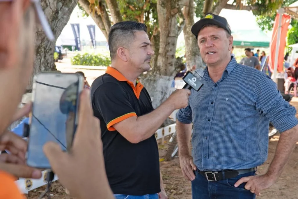 Deputado Luizinho Goebel presta homenagem aos profissionais da comunicação de Rondônia