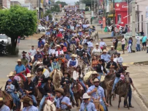 Cidade para para acompanhar cavalgada da 38ª Expocol em Colorado do Oeste