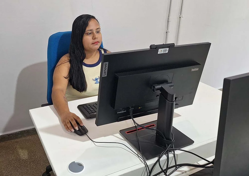 Primeira candidata PCD a realizar prova teórica online em Rondônia é aprovada - Gente de Opinião