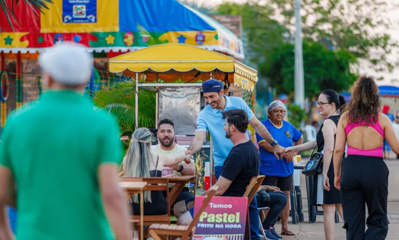 Dr. Fernando Máximo percorre municípios da região central do estado e é reconhecido pelo trabalho na saúde