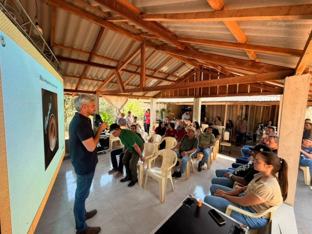 Wiveslando Neiva destaca potencial do Robusta Amazônico em encontros com produtores de Espigão do Oeste e Novo Horizonte do Oeste