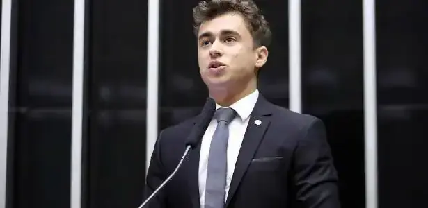 Nikolas Ferreira diz que não apoia Carlos Bolsonaro após acusação de tentativa de matar o pai