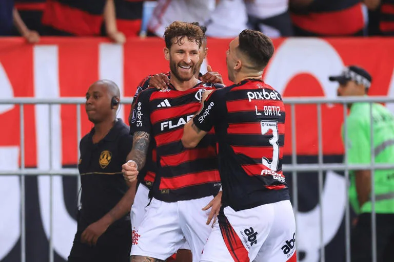 Flamengo está perto de definir o futuro de Léo Pereira e Pedro